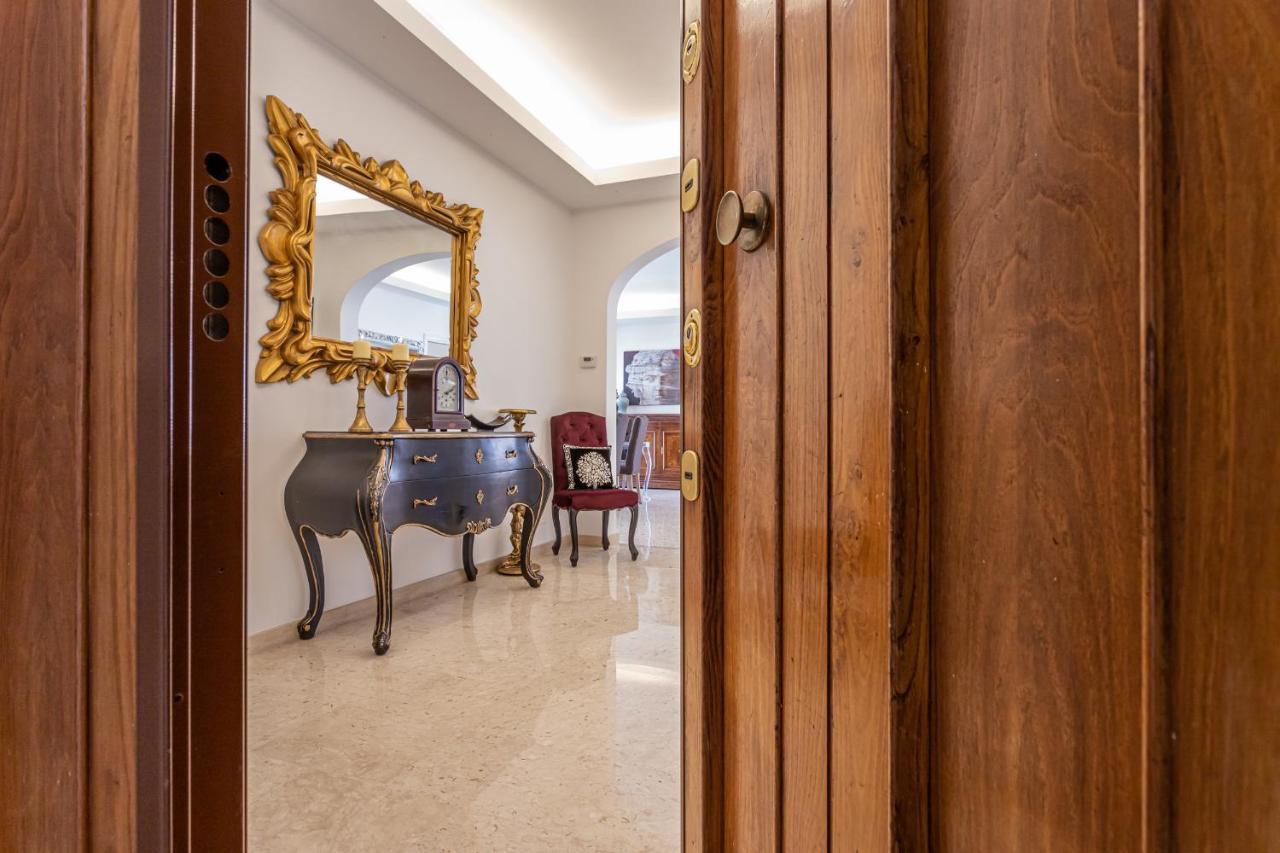 Ginevra Luxury New Classic Close Vatican * Rome