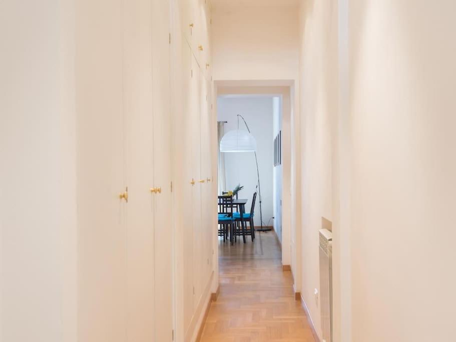 Trevi Fountain Luxury Apartment