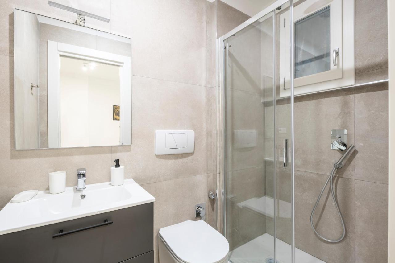 Apartment Easystayrome 10 Pax 3 Baths 1 Min From Metro Rome