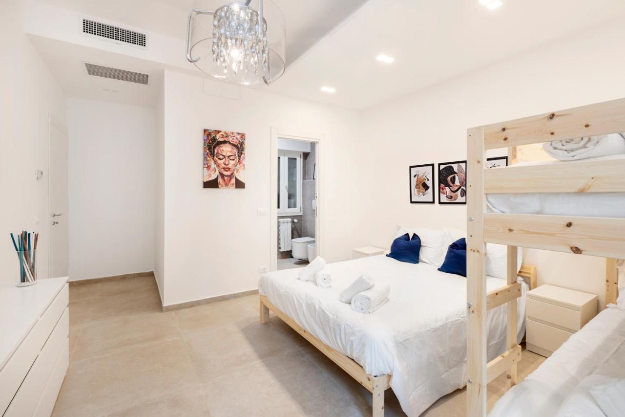 Easystayrome 10 Pax 3 Baths 1 Min From Metro Apartment *