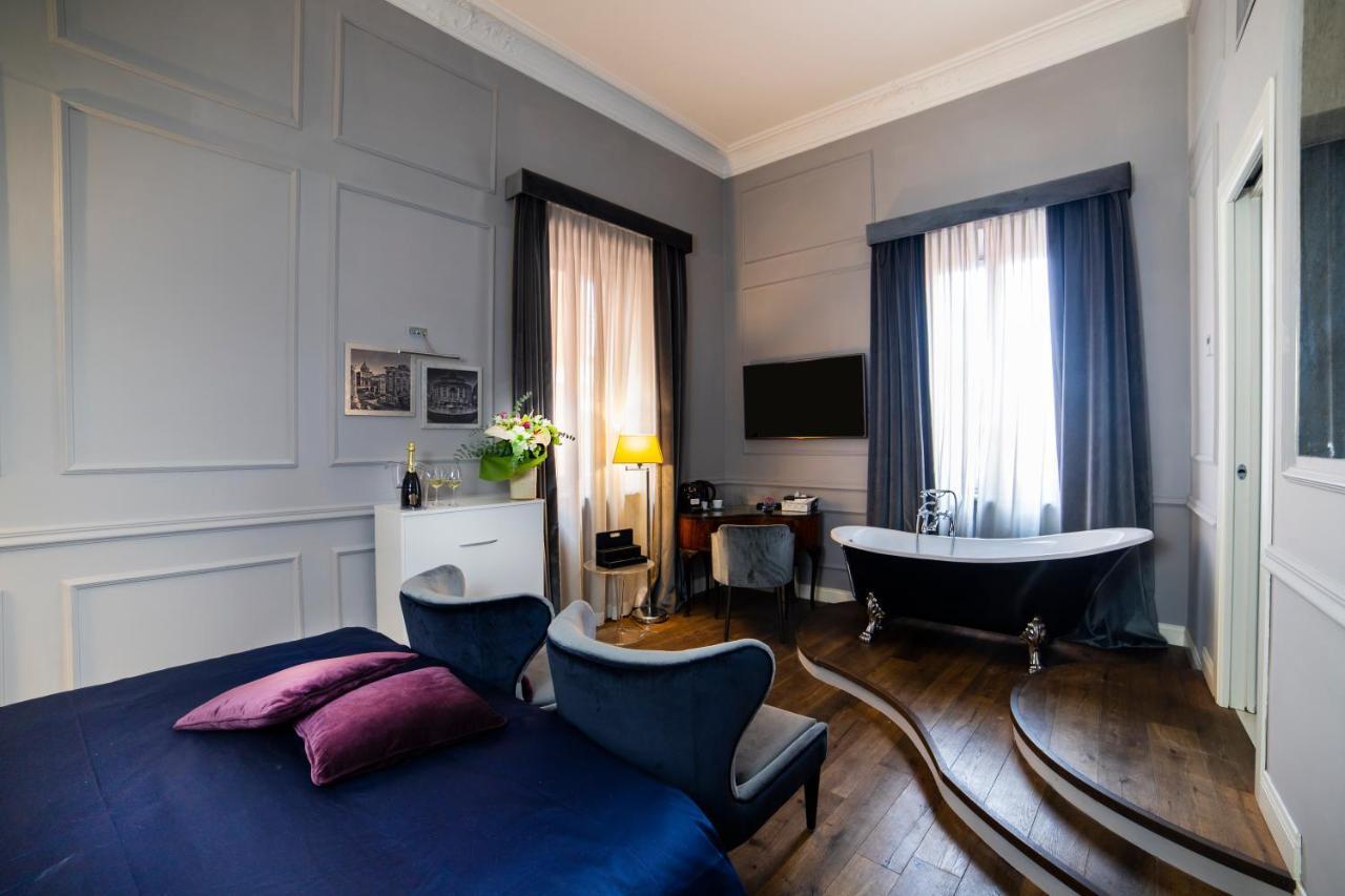 Relais San Lorenzo In Lucina Rome