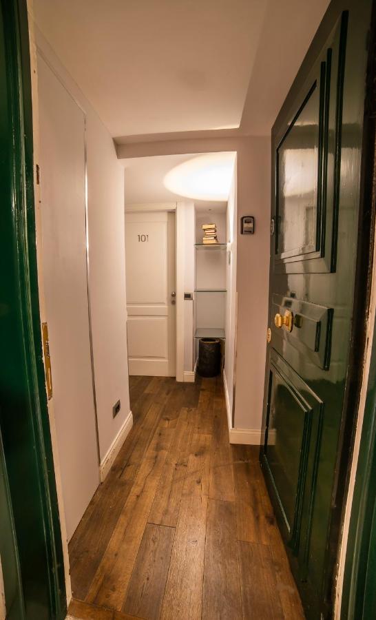 Guest house Relais San Lorenzo In Lucina Rome