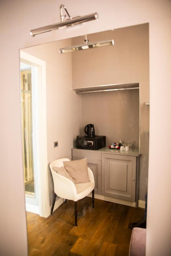 Guest house Relais San Lorenzo In Lucina Rome