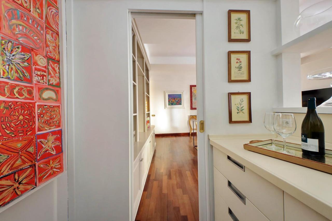 Apartment Pantheon View Experience Rome
