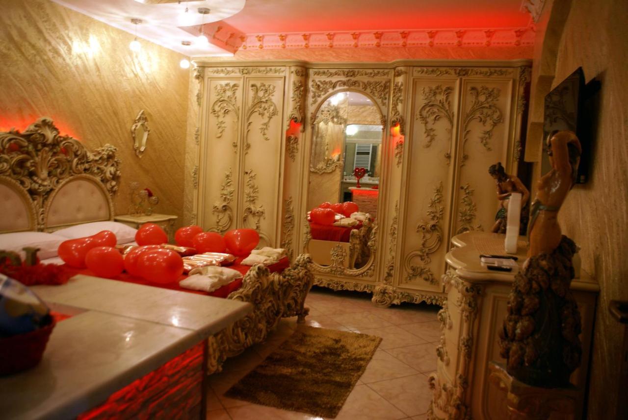 Apartment Gold Luxury