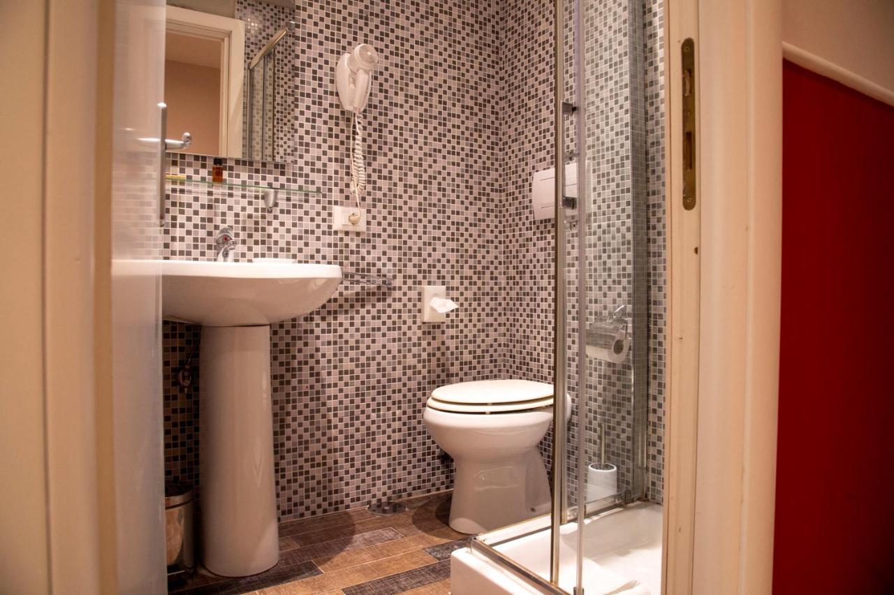 Domus Napoleone Guest house Rome