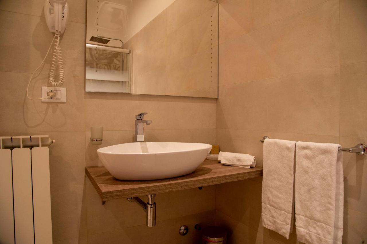 Domus Napoleone Guest house Rome