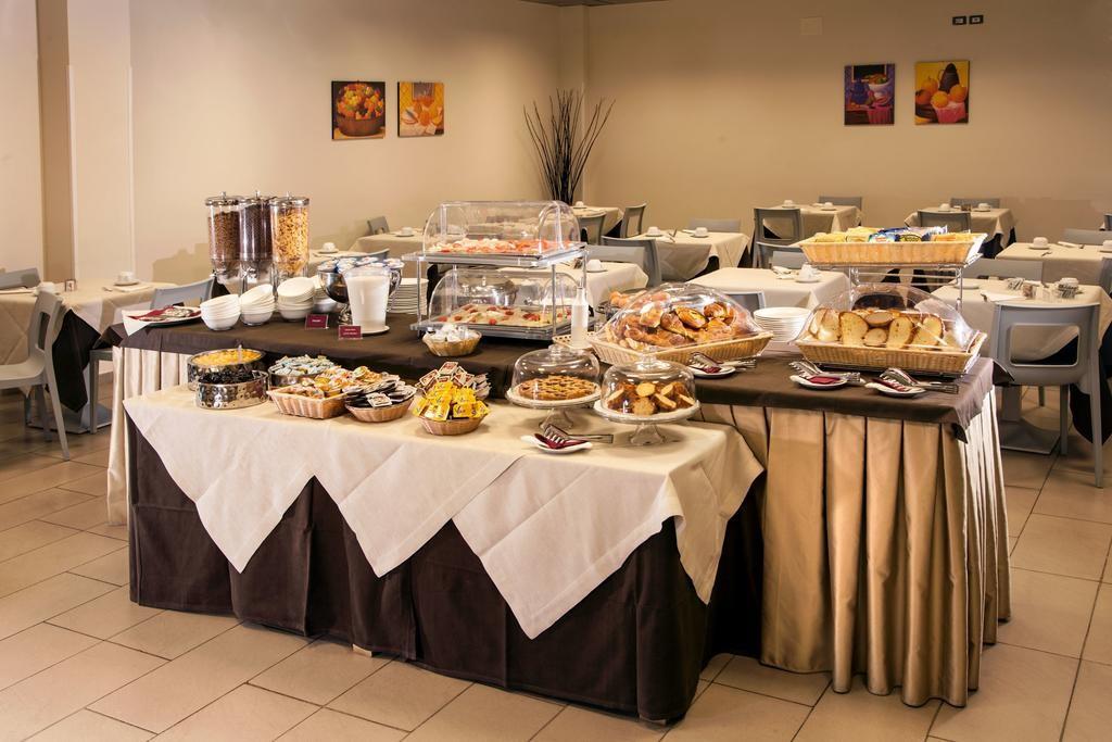 Artis Hotel 4*