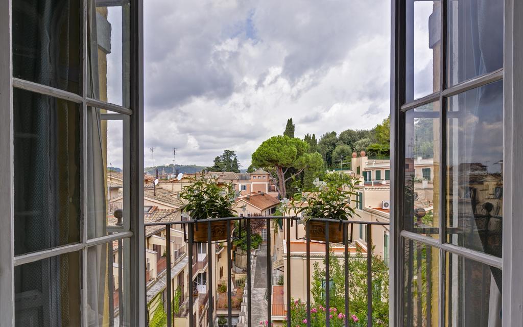 Episcopo Lipinsky Luxury Rome