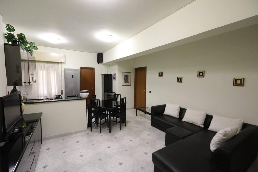 Pochi Passi Da San Pietro Metro A Cipro Apartment