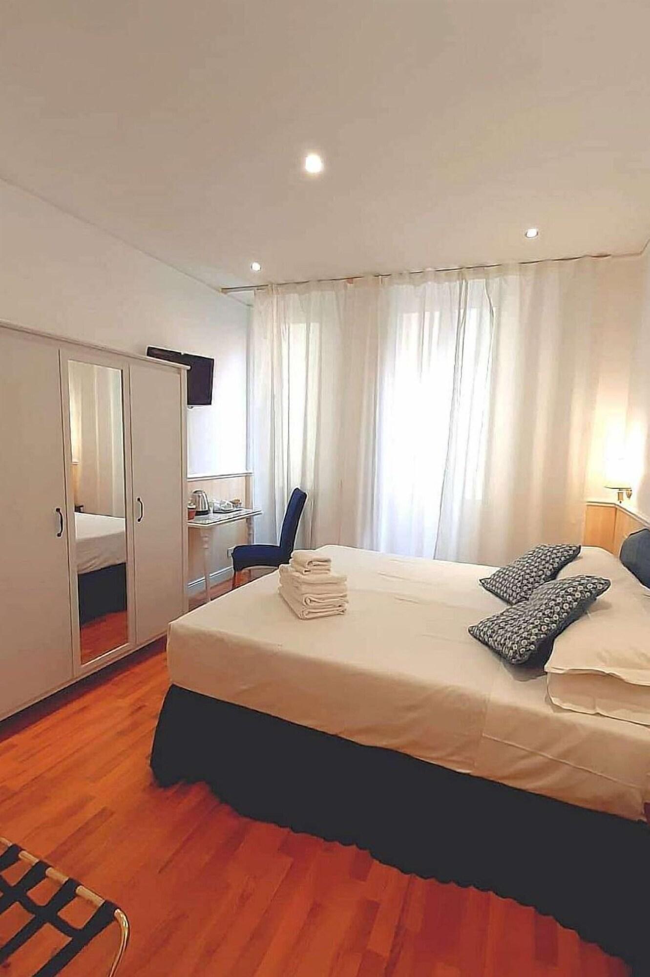 Hotel Porta Pia 3*