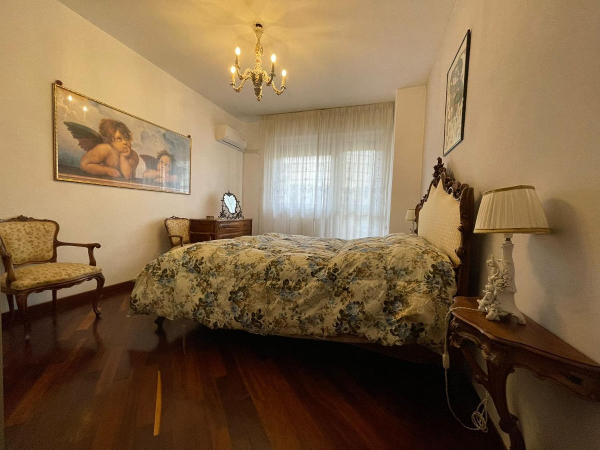 Bed & Breakfast Stanza Classica Eur Tintoretto Rome