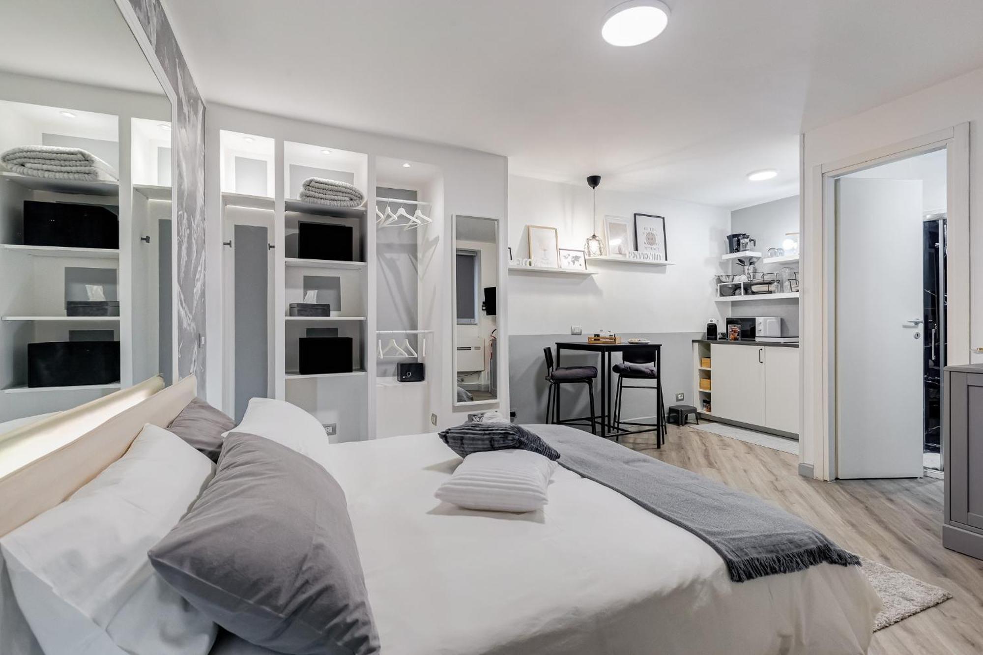 Diecipassi Dal Colosseo Holiday home Rome