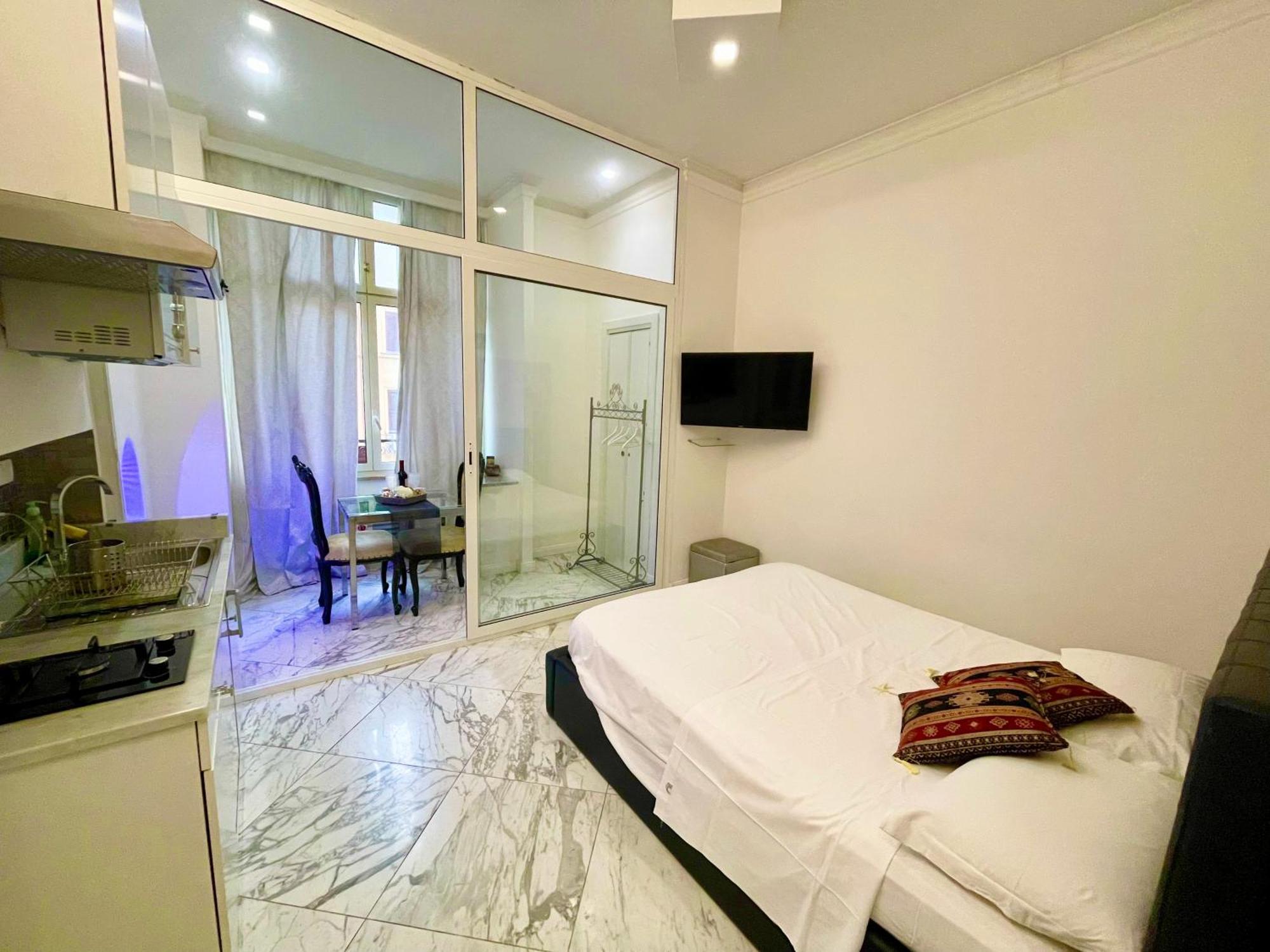 Parisa Bed & Breakfast *