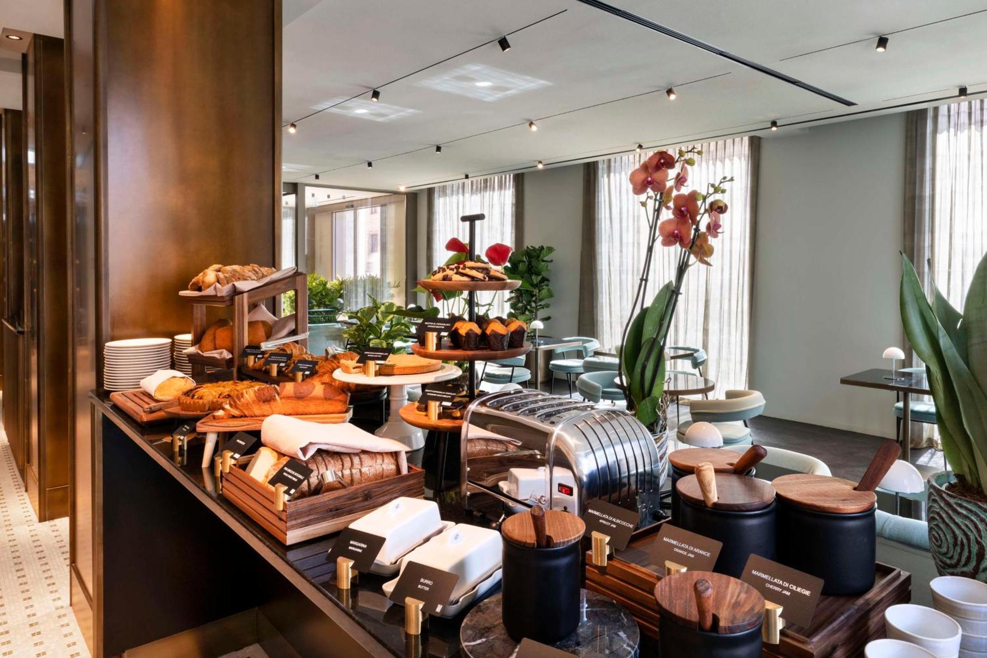 Hotel Radisson Collection Hotel, Antica