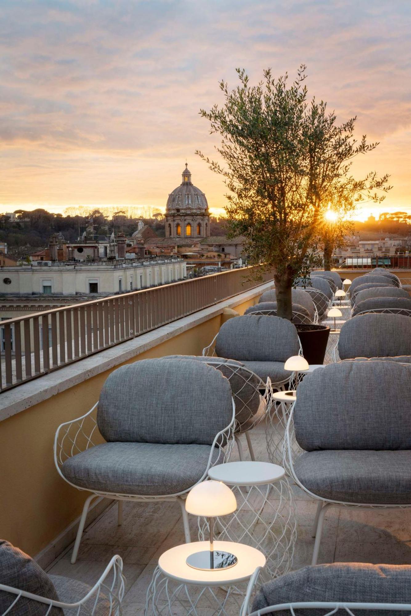Radisson Collection Hotel, Antica Hotel Rome