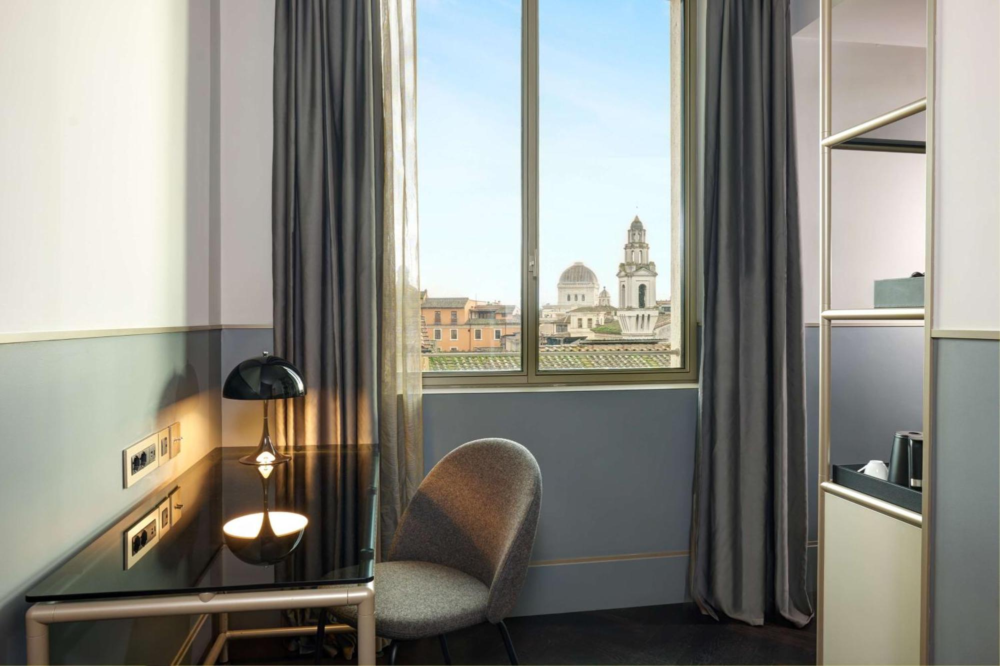 Radisson Collection Hotel, Antica Hotel Rome
