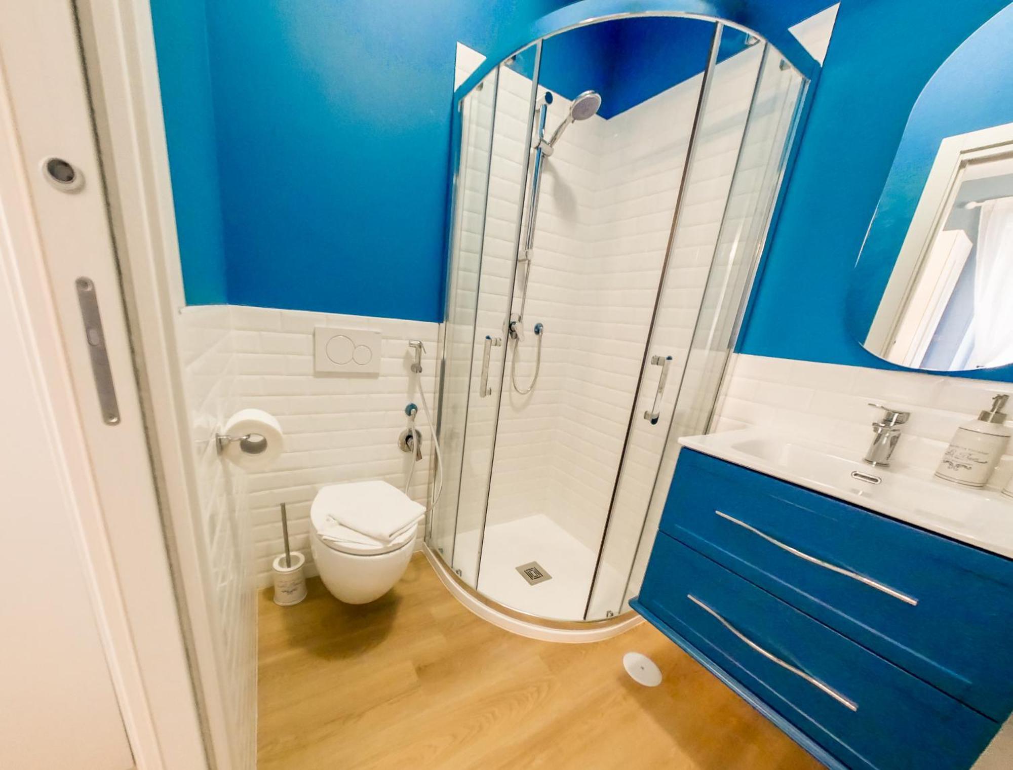 Chic Modern 2-bedroom Near Metro Rome