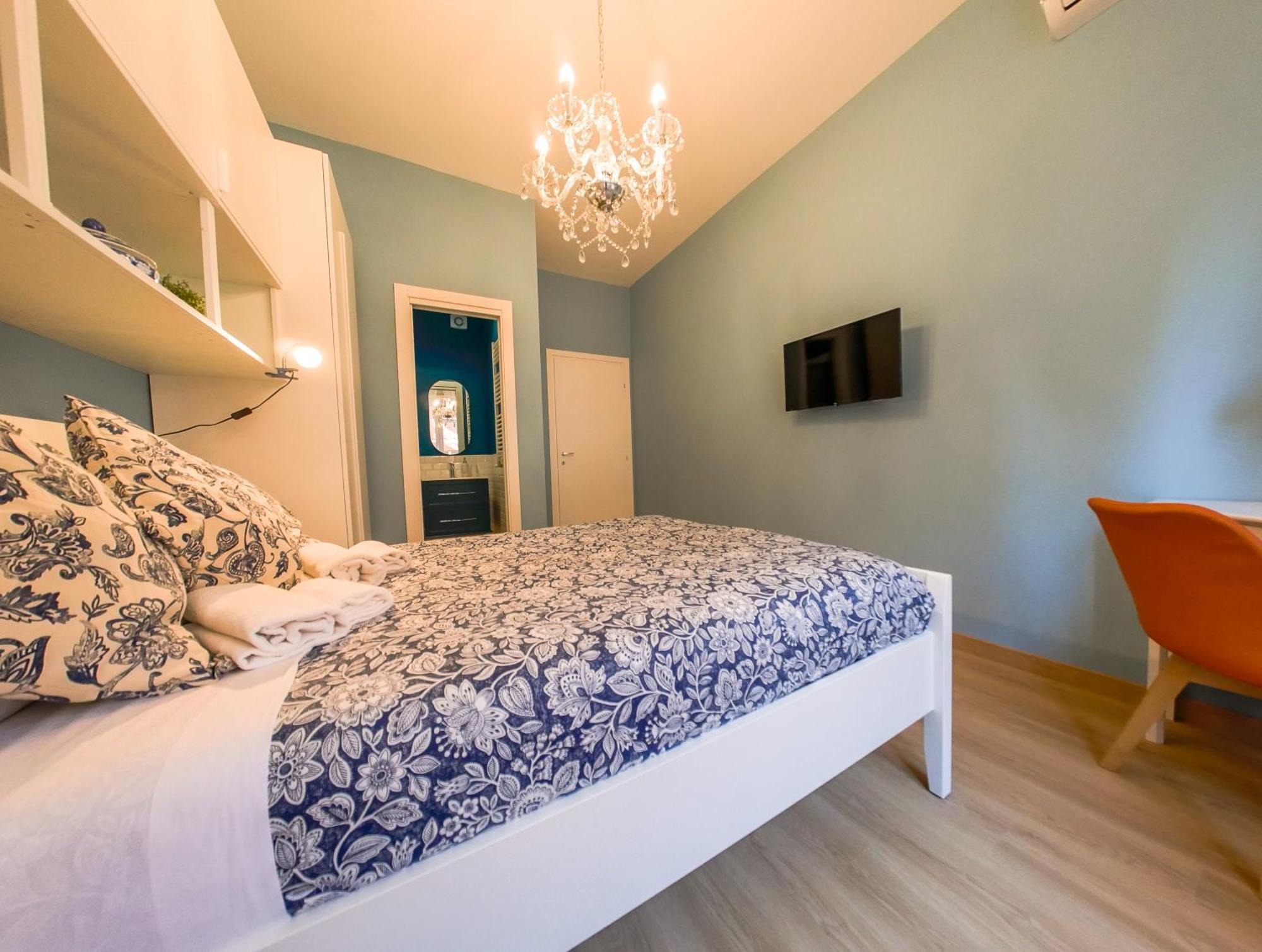 Apartment Chic Modern 2-bedroom Near Metro Rome