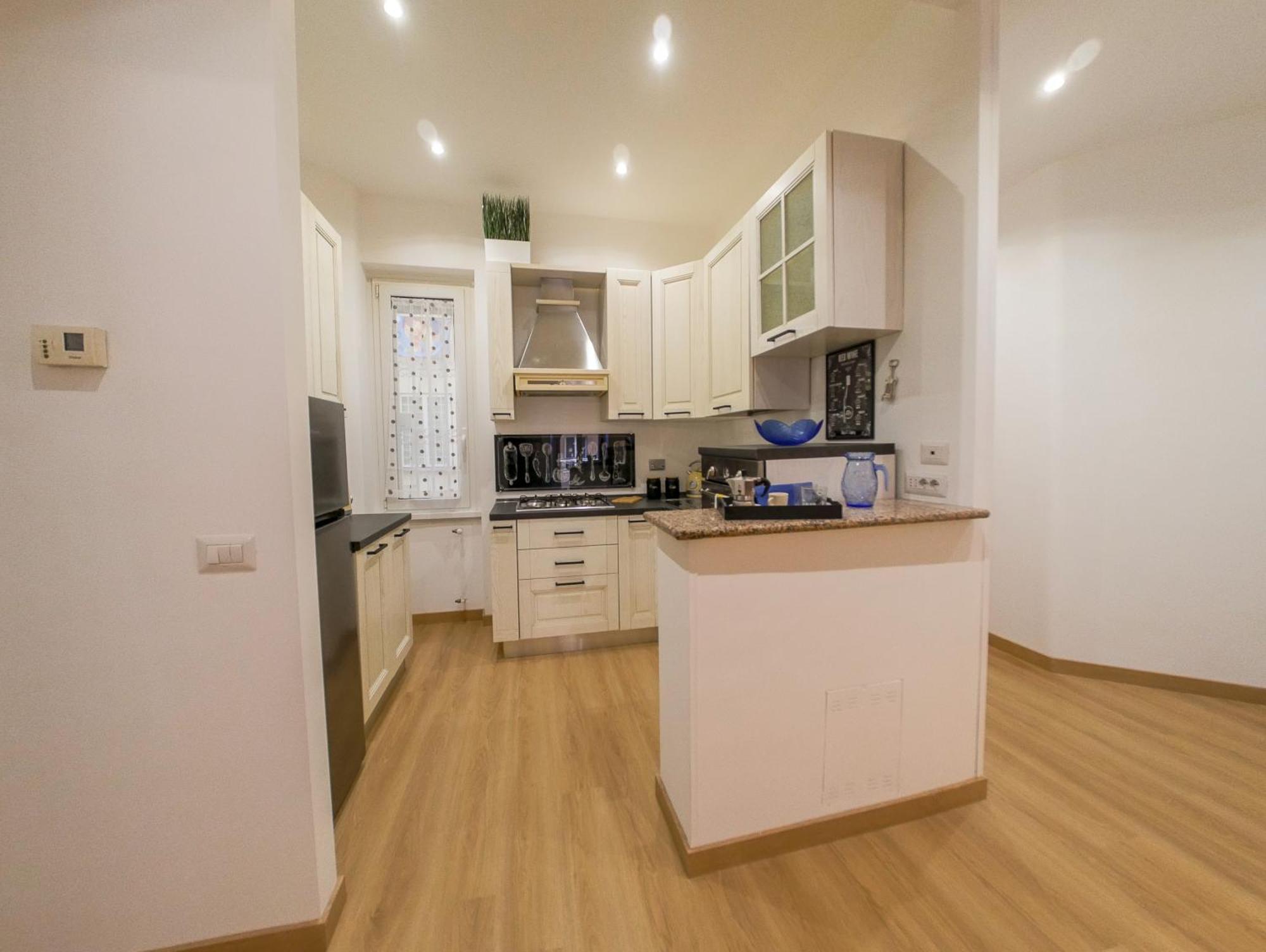 Chic Modern 2-bedroom Near Metro Apartment Rome