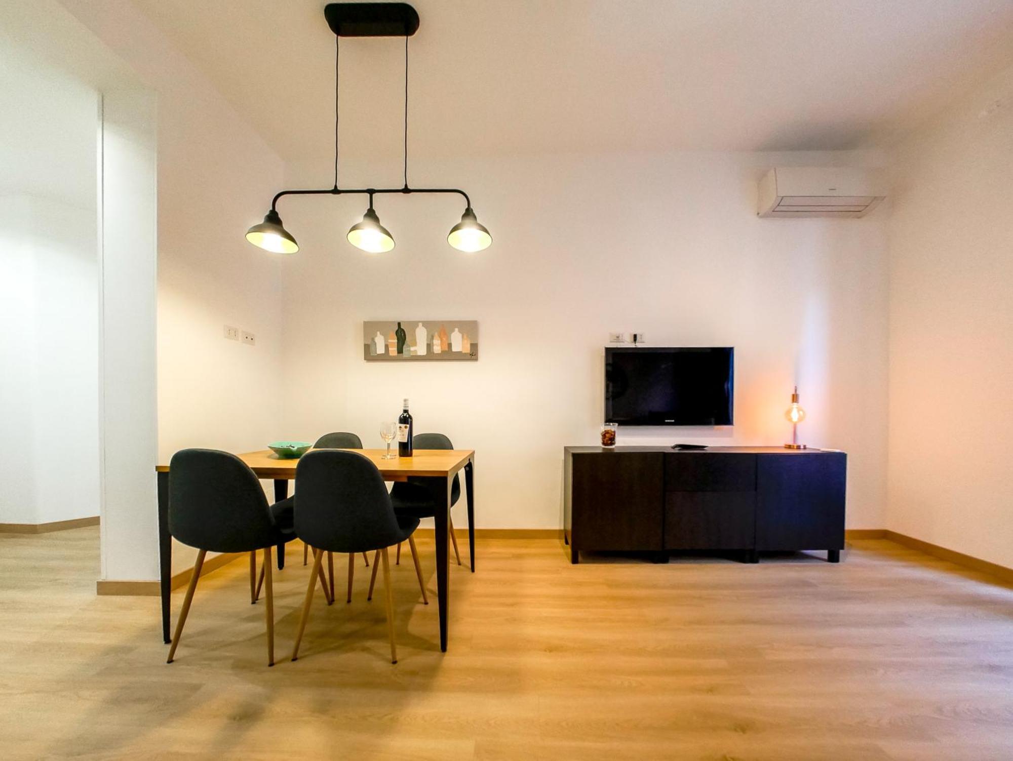 Apartment Chic Modern 2-bedroom Near Metro