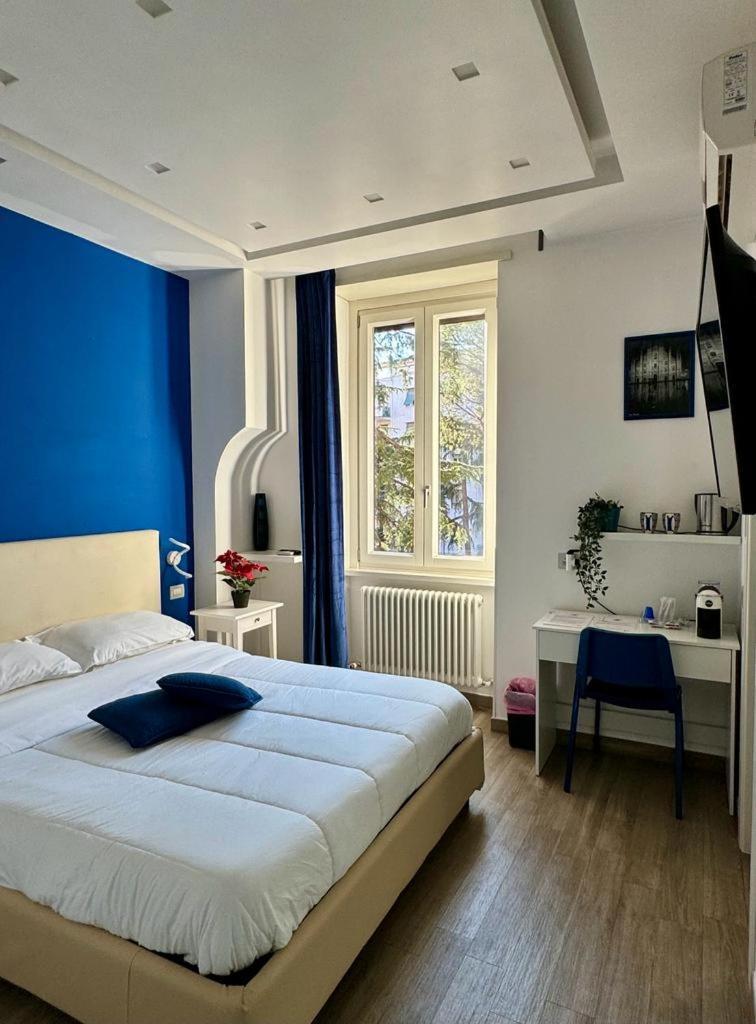 Pope's Bridge Guest house *