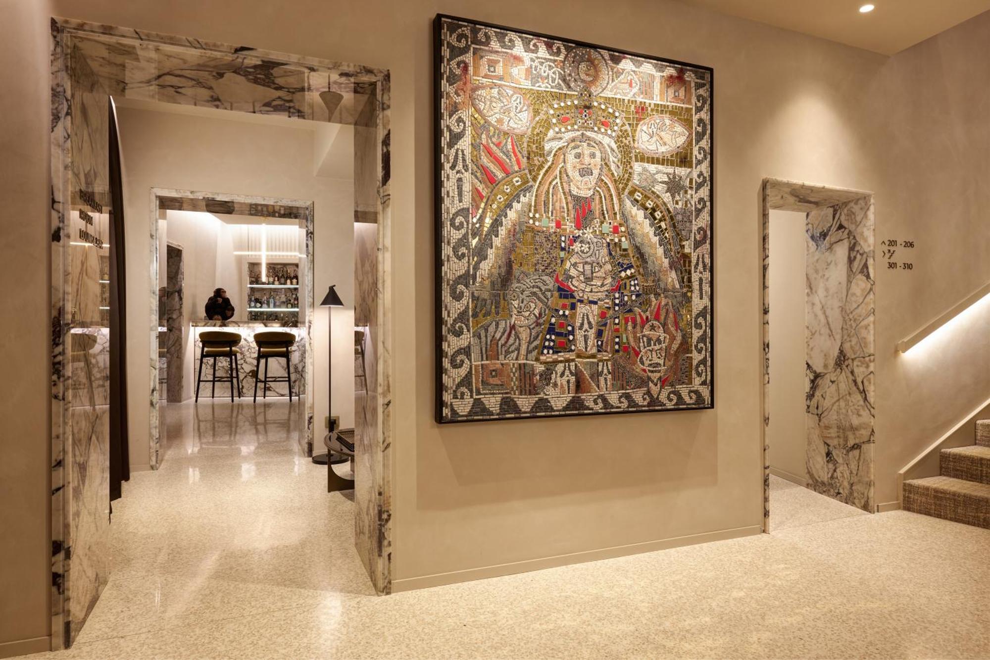 Borghese Contemporary
