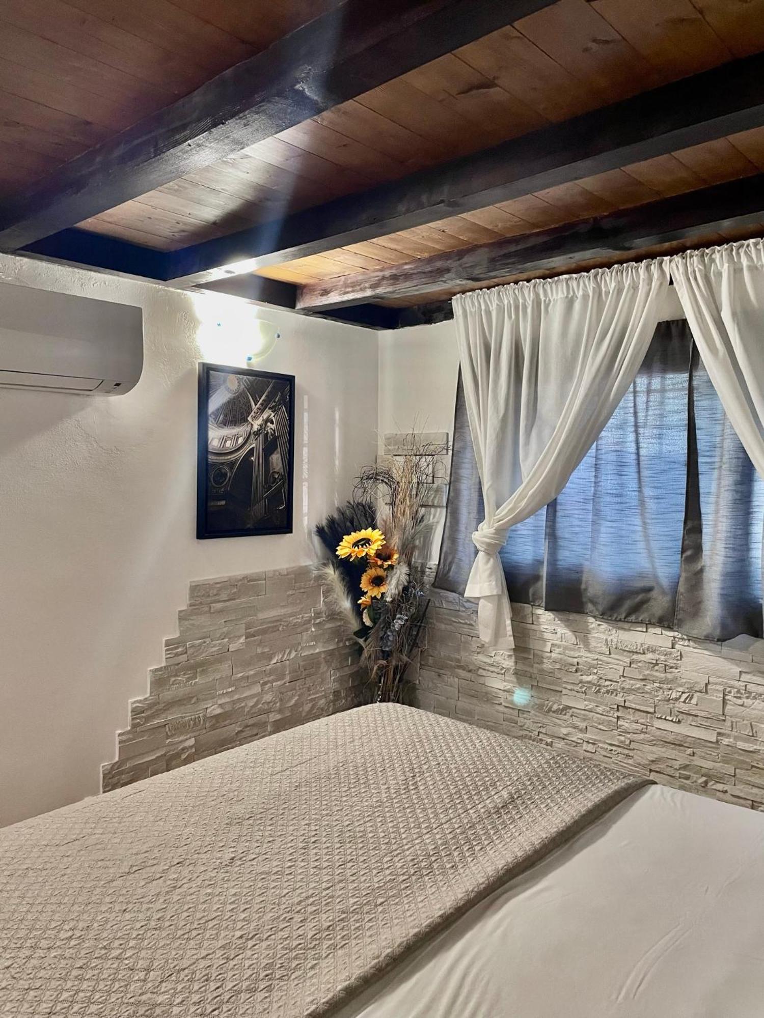 Apartment A.d Vatican House