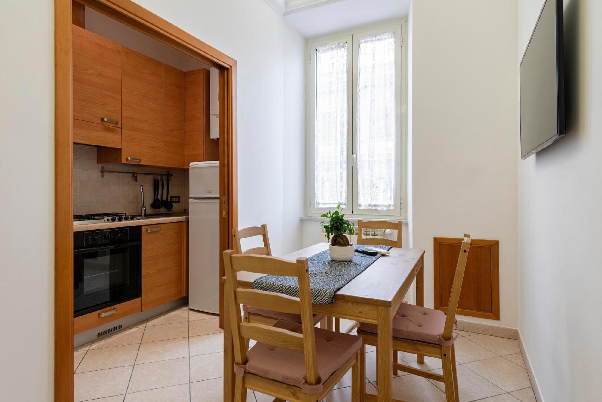 Redseven Apartment