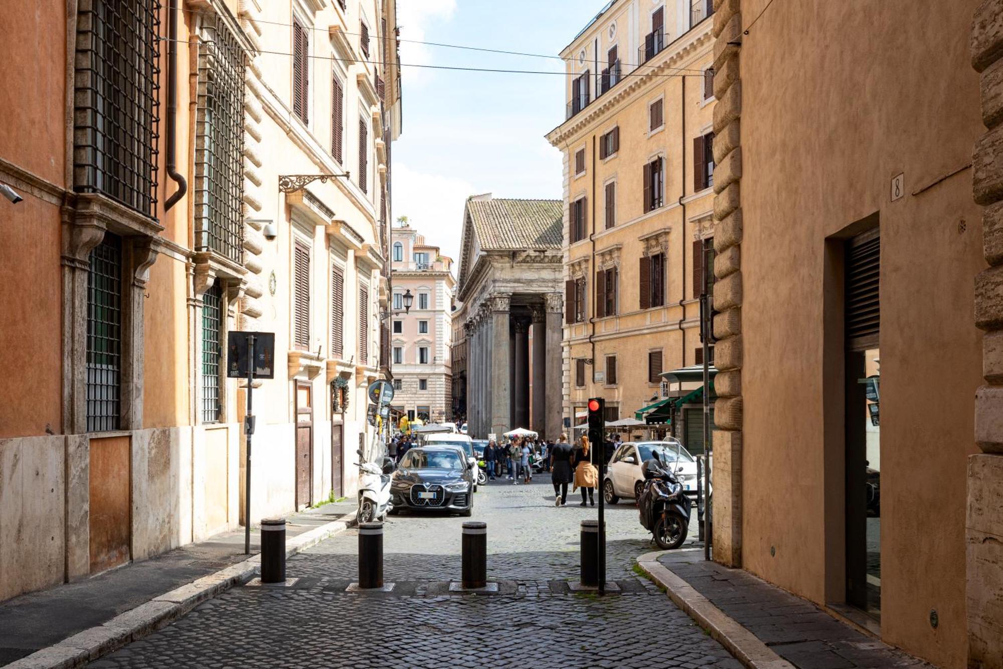 Apartment Con Terrazzino Al Pantheon Rome