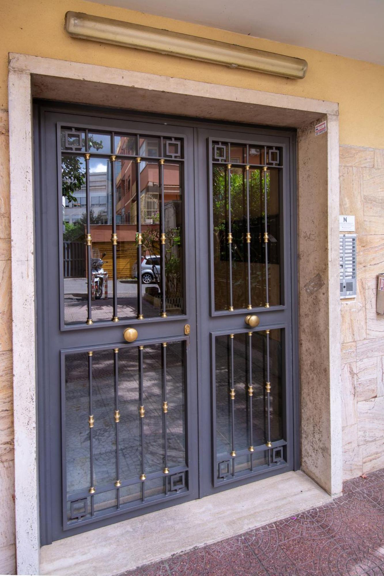 Apartment Salotti 15 *