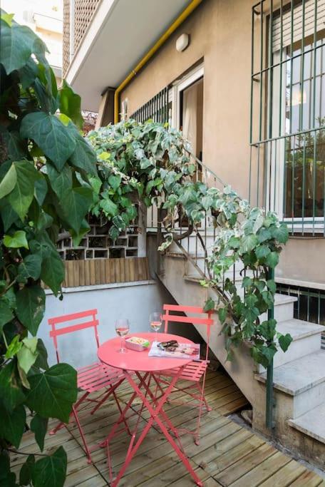 Flamilla Next To Vatican Museums *