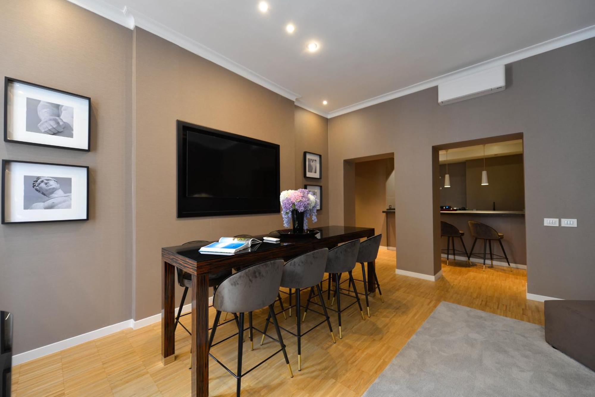 The Condotti - Luxury Serviced Appartamento *