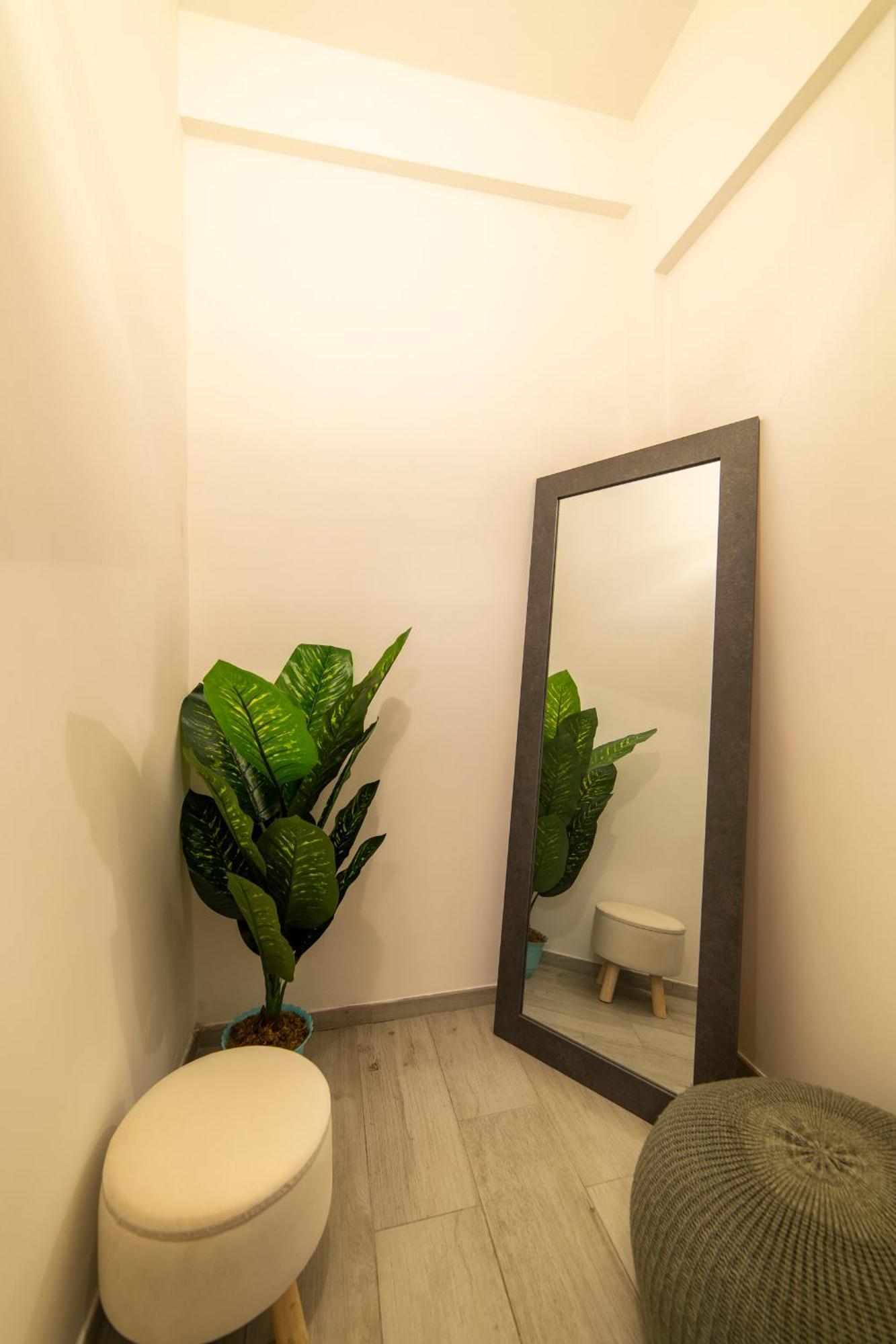 Smart - Trilocale Con Parcheggio Privato * Rome