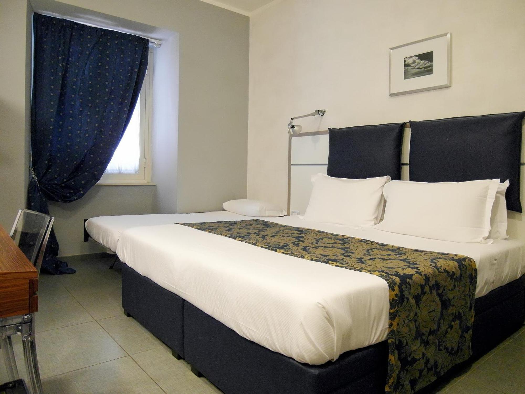 Hotel California Roma