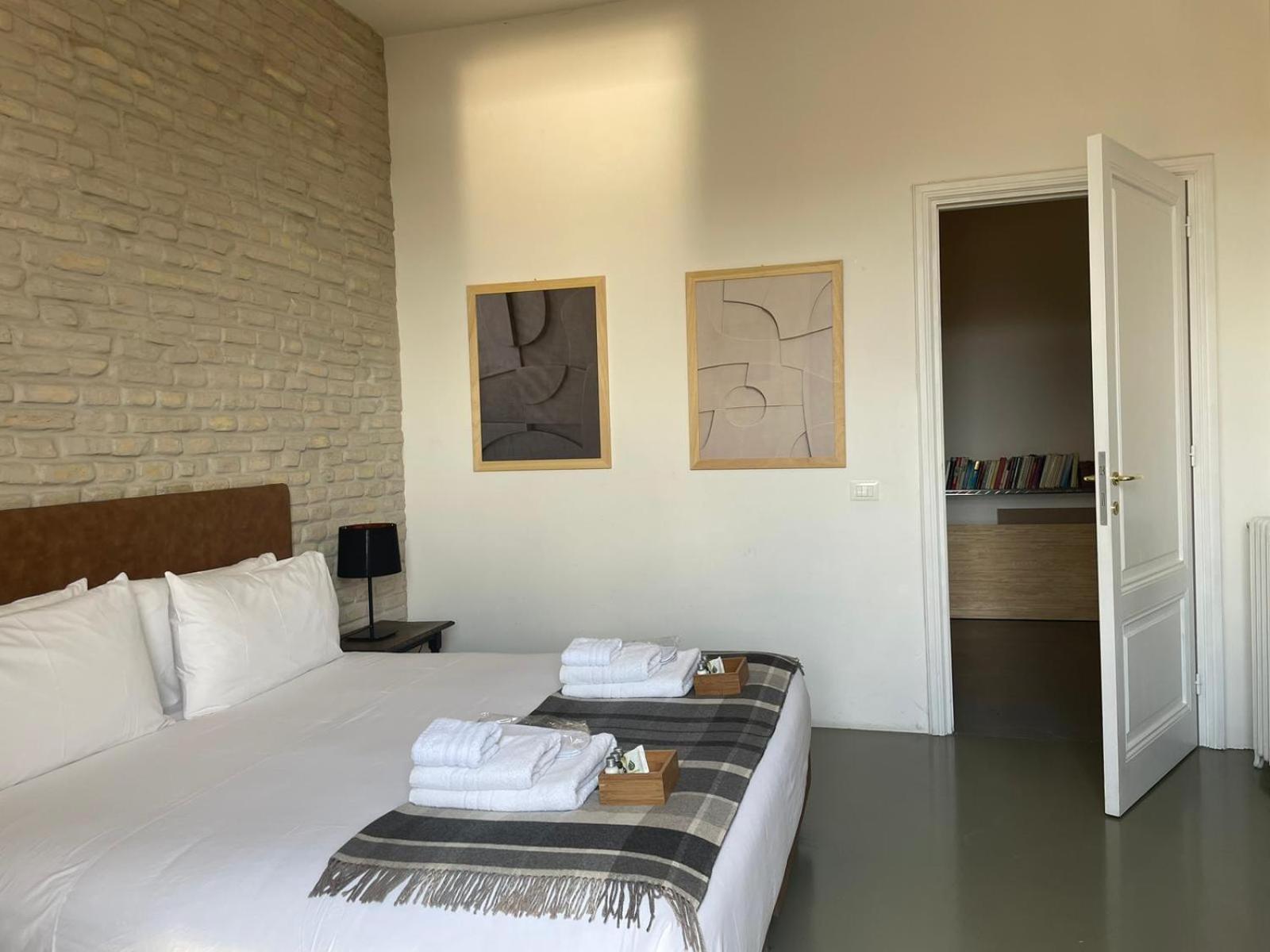 Stazione Termini 300 Mq Con 4 Vista E Idromassaggio Apartment *