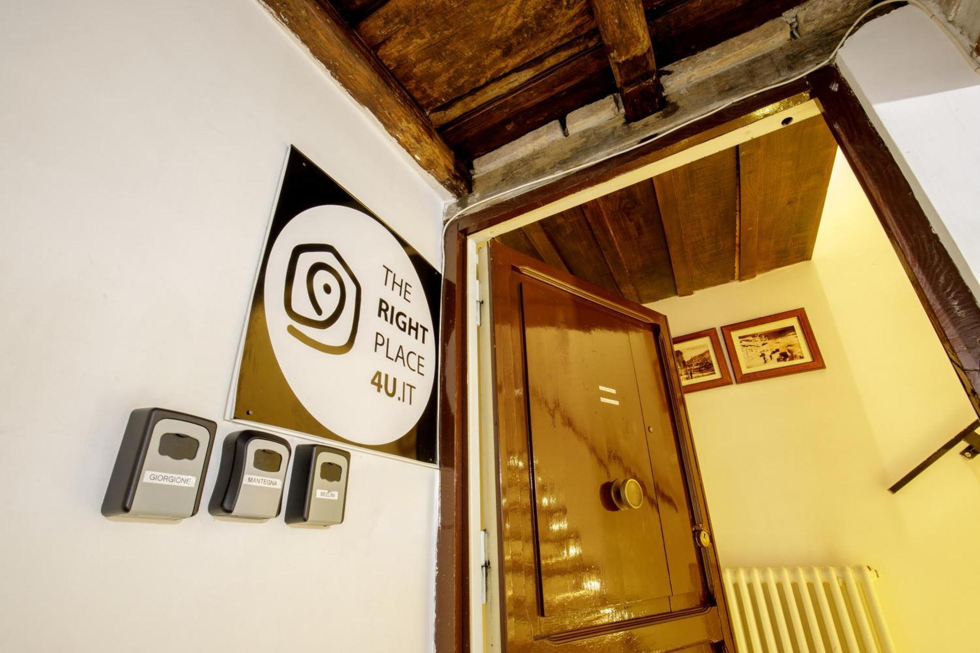 The Right Place 4u Navona Luxury 5* Rome