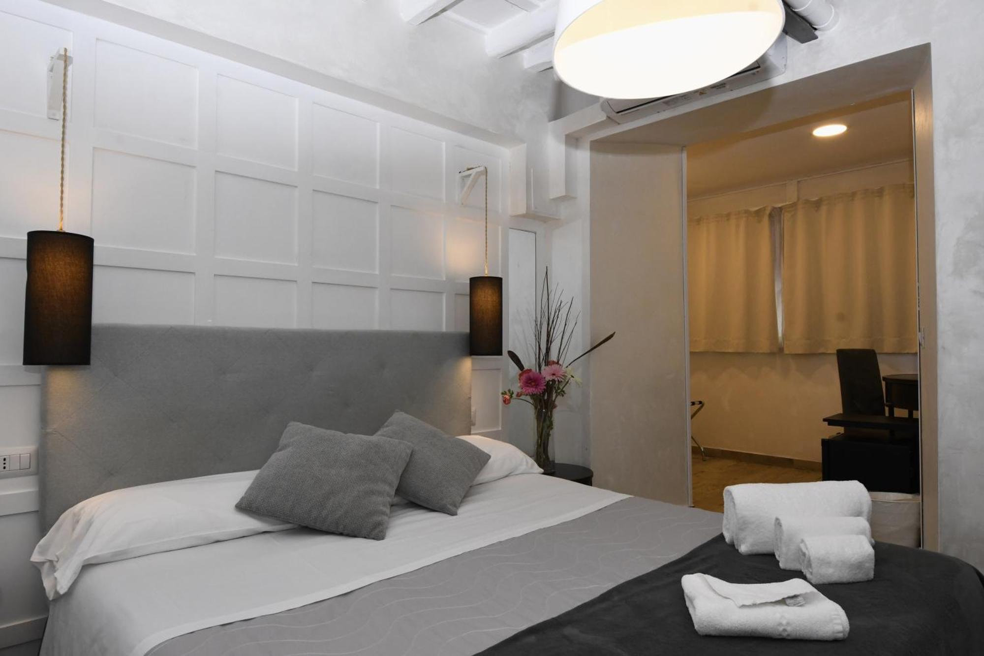 Dulcis In Pantheon Guest house