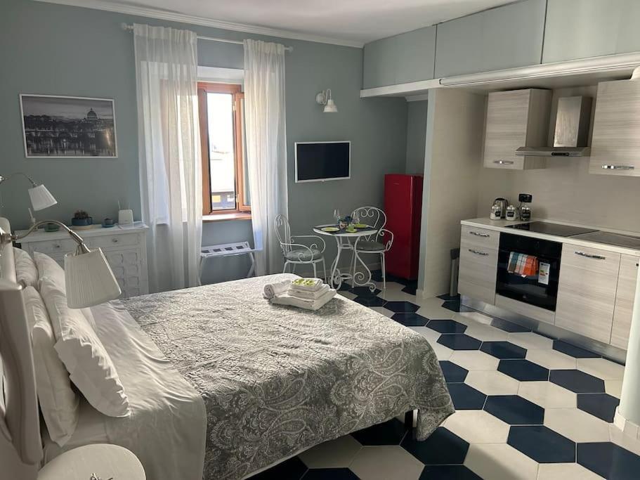 Apartment The Small Nest At Coliseum 1 Rome