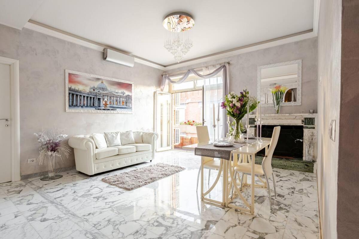 Luxury 2* Rome