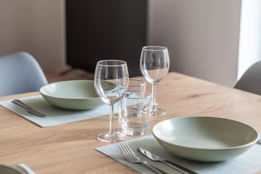 Domus 124, Elegant Comfort With Parking Apartment *