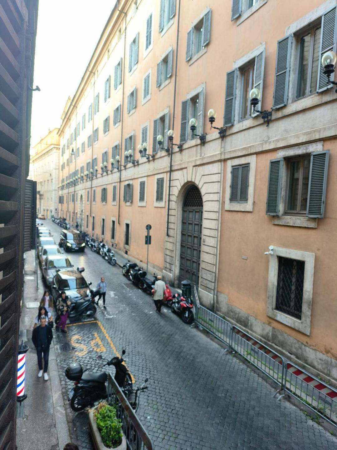 Dulcis In Pantheon Rome