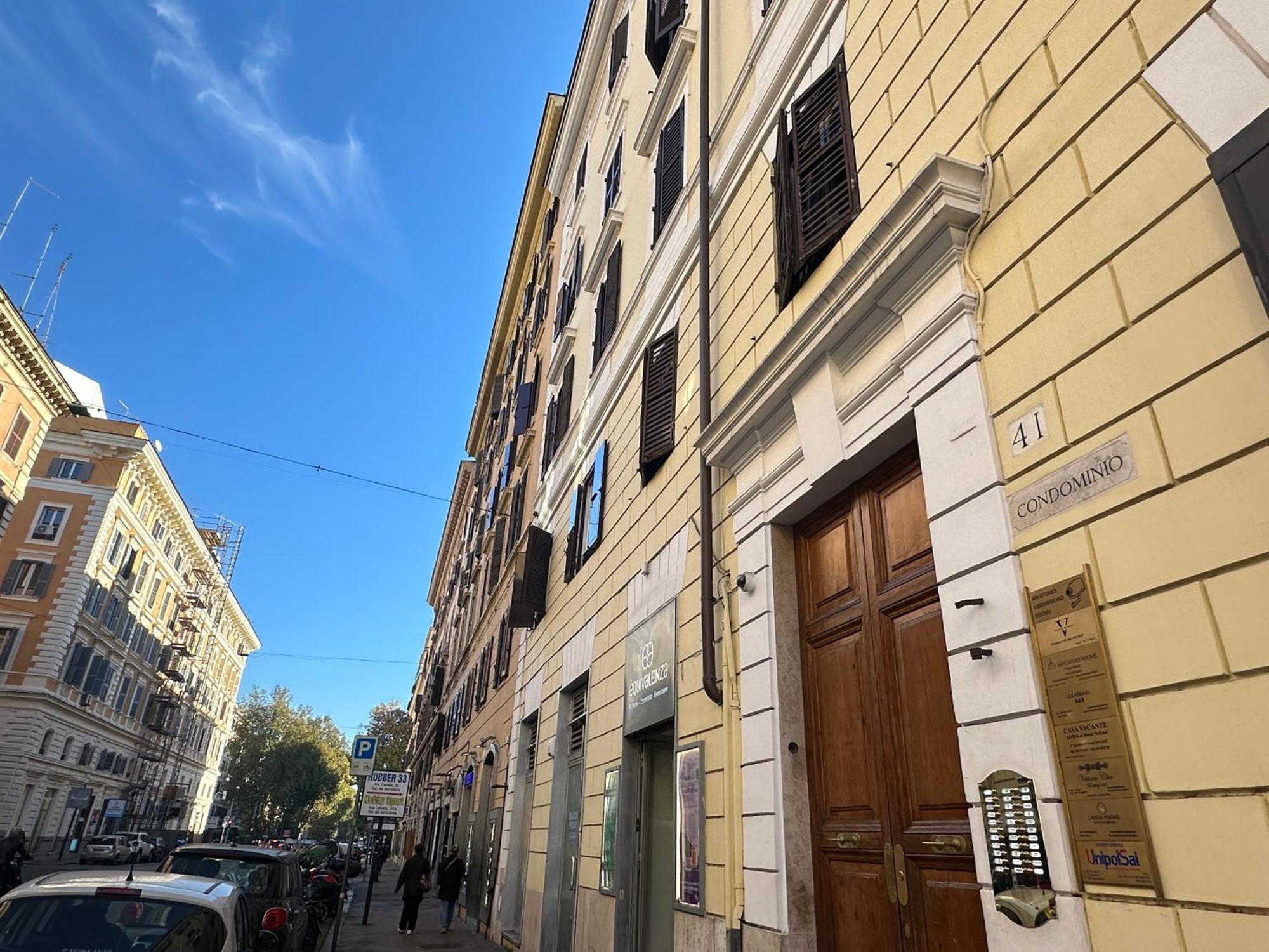 Candia41 2* Rome