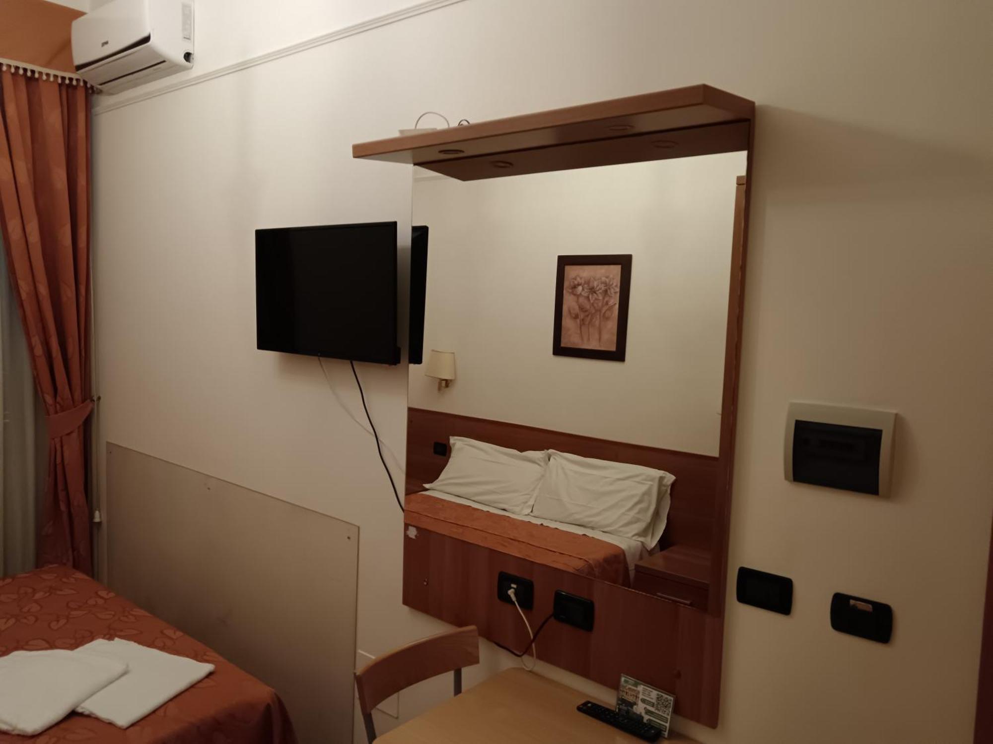 Privato Simone Rome