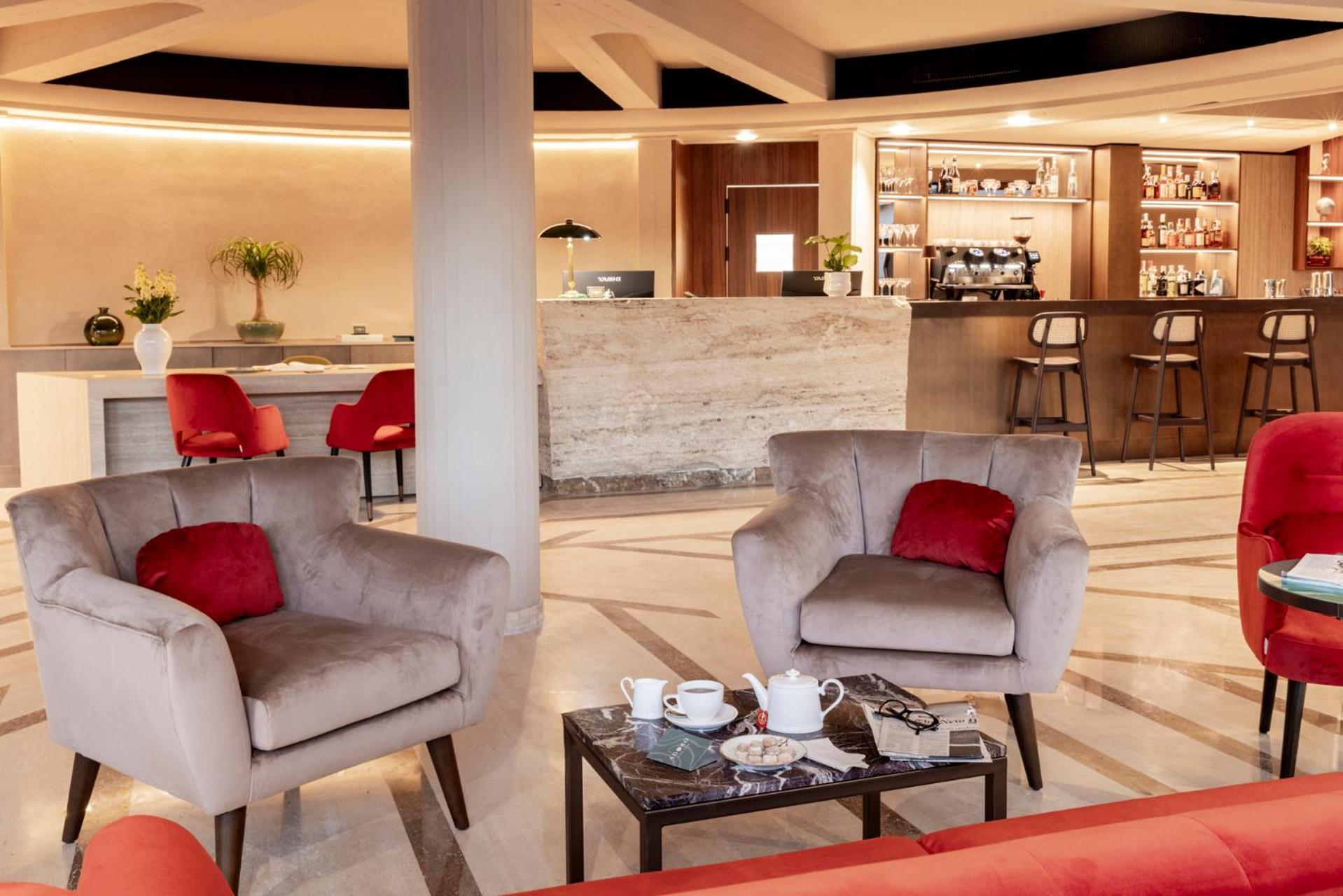 Hotel Adoro