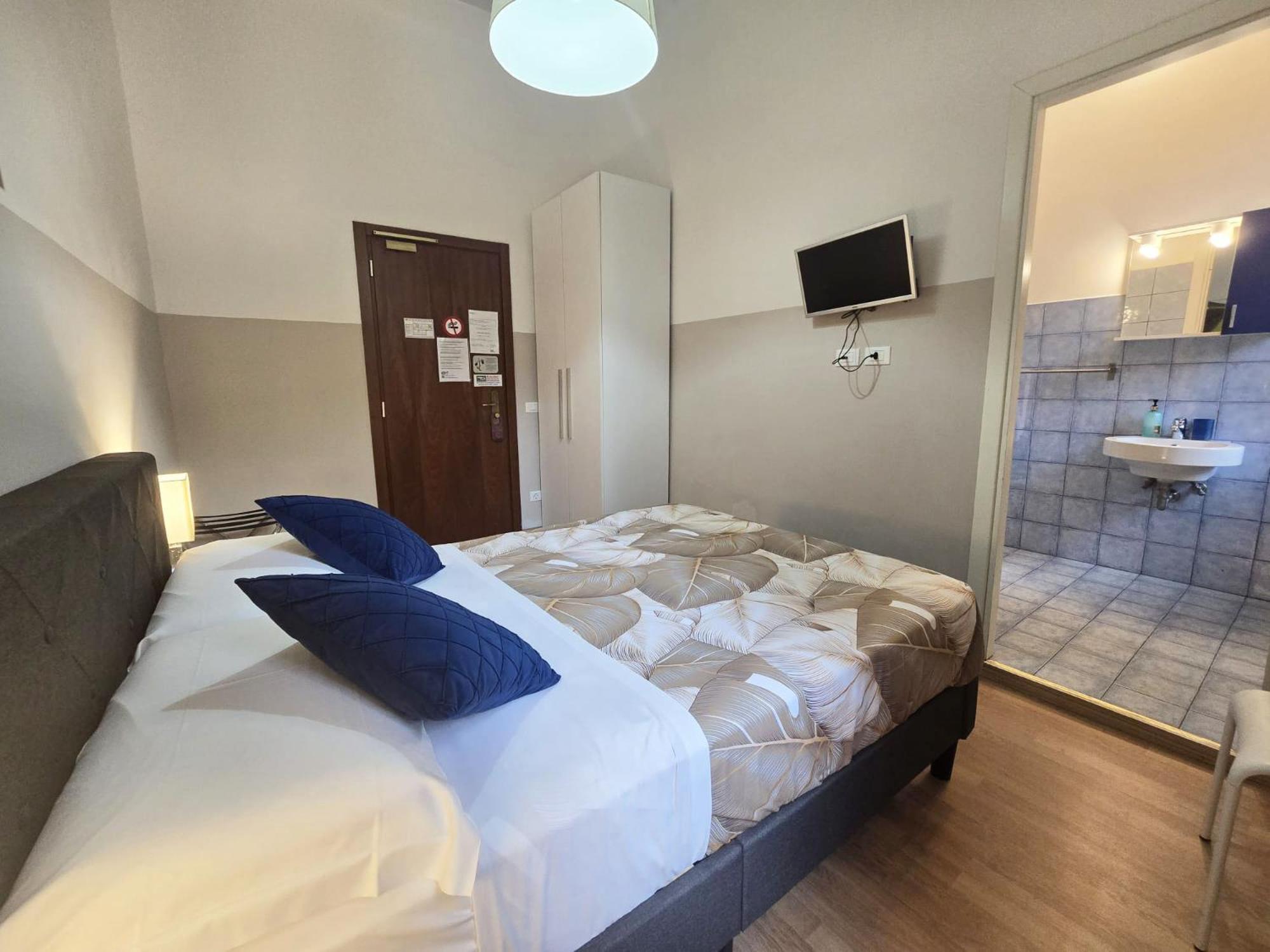 Sweet Life Guesthouse 3*