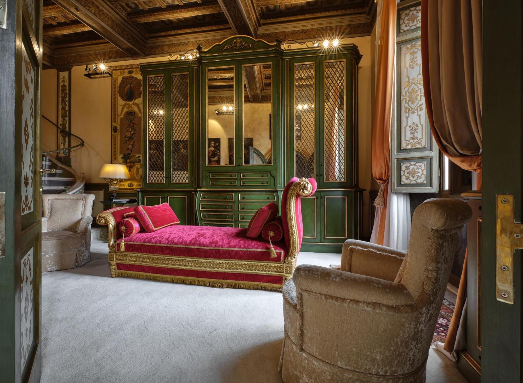 The Capitoline Penthouse * Rome