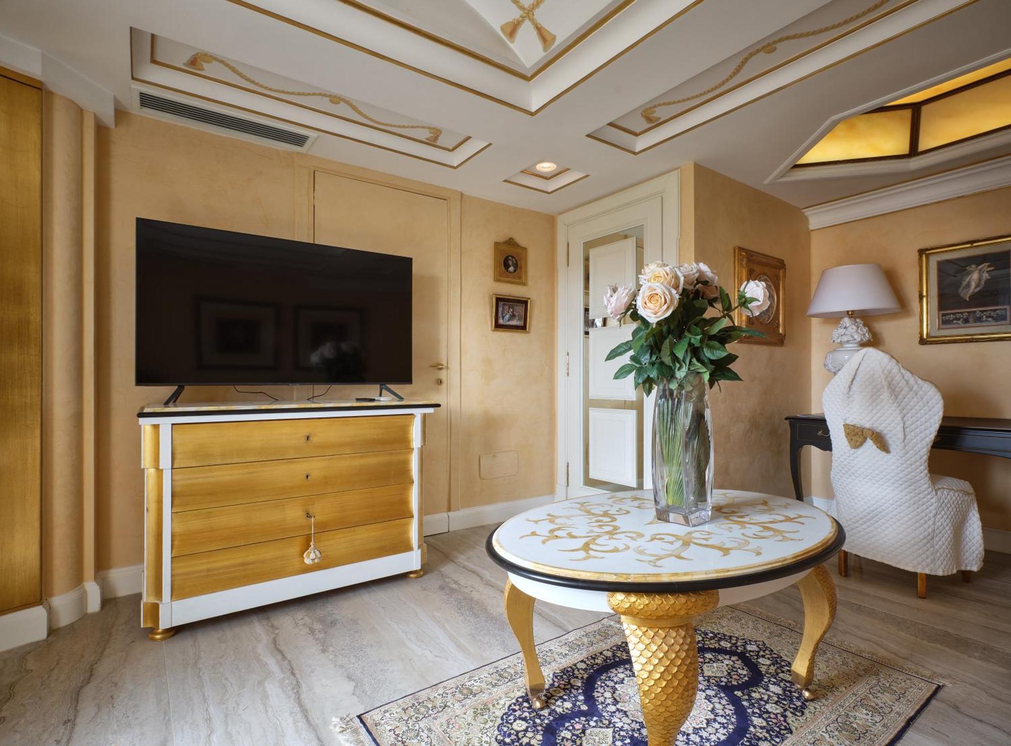 The Capitoline Penthouse Apartment *
