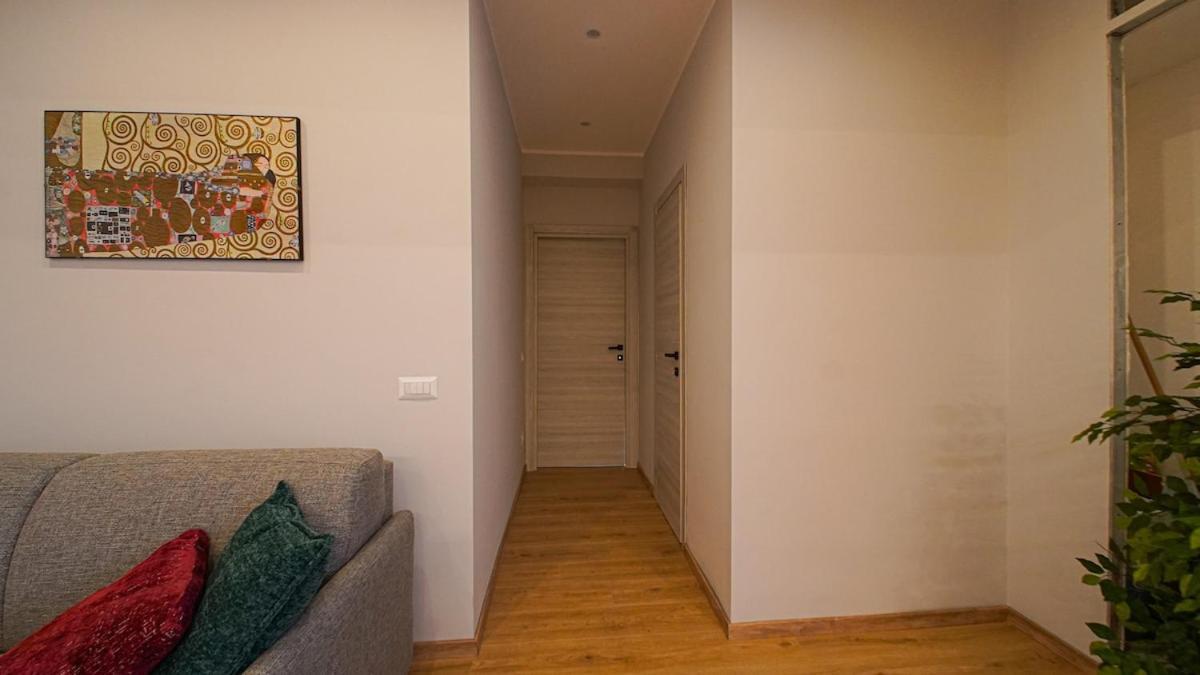 Dell'arte - Metro Linea A Apartment