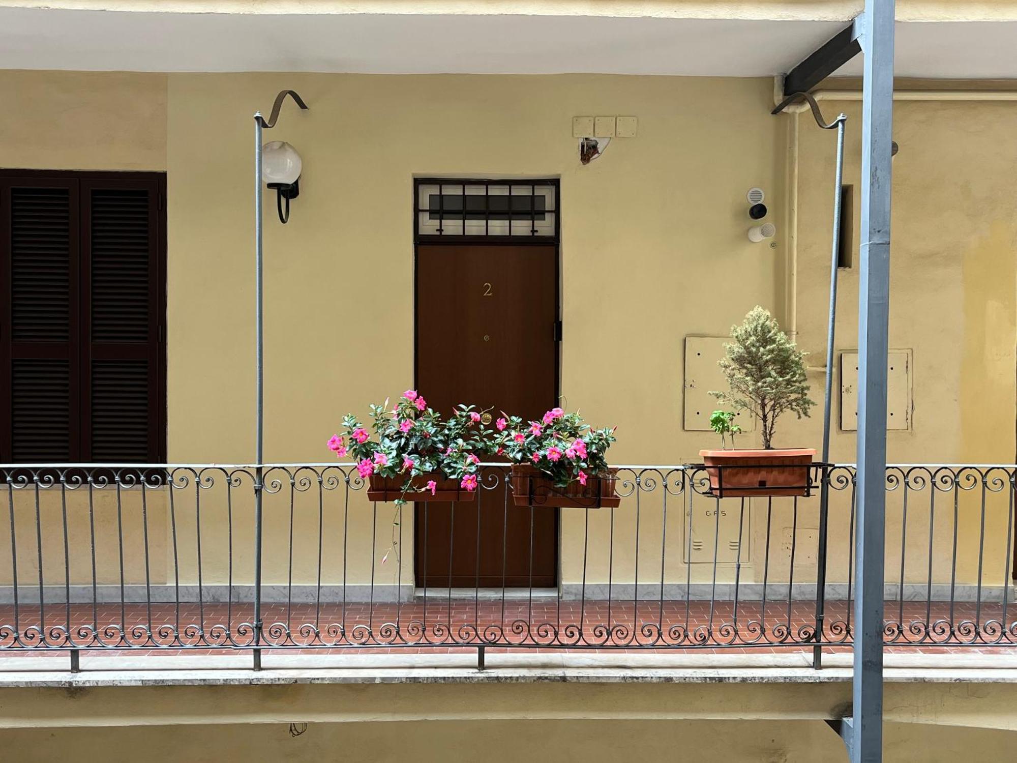 Domus76 * Rome